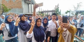 Disambut Meriah Warga Pacet Mojokerto, Paslon Mubarok Paparkan Sejumlah Program Bila Terpilih