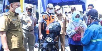 Bupati Gresik Pantau Uji Coba Penerapan e-Parkir di GKB