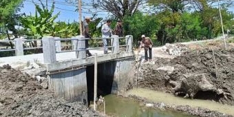 Petani Sekargadung Lega, Pemdes Bangunkan Dam untuk Pengairan Sawah