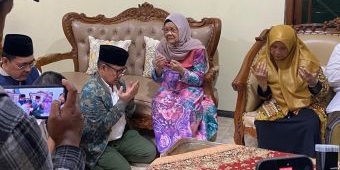 Sowan ke Ibunda di Jombang, Cawapres Muhaimin Minta Doa Restu