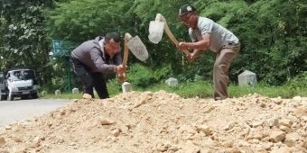 ​Galakkan Kerja Bakti Serentak, Bupati Sugiri Sancoko Gelar Aksi Blusukan