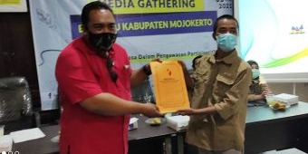 Bawaslu Mojokerto Libatkan PWI Dalam Pengawasan Pemilu