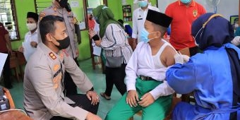 ​Kapolres Madiun Tinjau Vaksinasi Anak di MI Al Amin