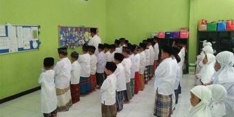 Peringati HSN, Siswa SDI Aulia Prambon Sholat Ghaib dan Galang Dana