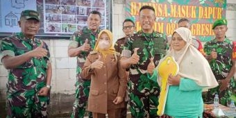 Kunker ke Gresik, Danrem 084/BJ Lakukan Vidcon dengan KSAD dan Serahkan Kunci Program Rutilahu