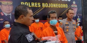 Ayah Tiri Bejat 70 Tahun di Bojonegoro Tega Setubuhi Anak hingga Hamil