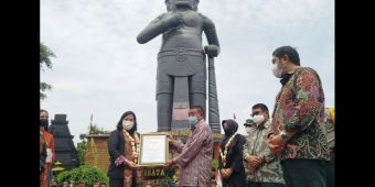 Miliki Patung Gajah Mada Tertinggi di Infonesia, Wisata Desa BMJ Terima Penghargaan MURI