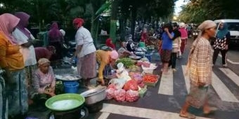 Cabai Masih Mahal, Harga Bawang Merah Anjlok