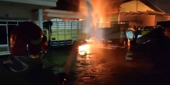 PT Sentral Harapan Jaya di Gresik Terbakar, Kerugian Capai Rp20 Miliar