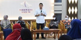 Wali Kota Kediri Hadiri Penyaluran Program Bantuan Ramadhan dari Fozda Kediri Raya