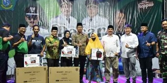 Buka Pasar Rakyat Sidobangkit, Bupati Sidoarjo Dorong Pemdes Peduli Nasib UMKM