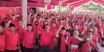 Program ‘KTP Sakti’ dari Ganjar-Mahfud MD Jadi Solusi Bansos Tepat Sasaran