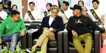 Ngopi Bareng Bupati Gresik, Menparekraf Sebut Potensi Ekonomi Kreatif Harus Dikembangkan