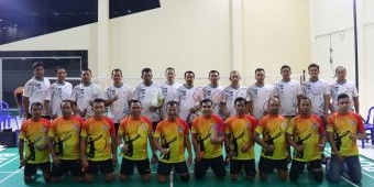 Peringati Hari Bhayangkara ke-76, Polres Batu Badminton Bareng Poltekad