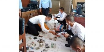 Sidak Kamar, Petugas Lapas Blitar Temukan Korek Api dan Benda Tajam