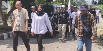 Blusukan ke Banaran, Calon Wali Kota Feri Veronica Silviana Jalan Kaki ke Gang-Gang