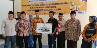 Baznas Jatim dan Tuban Salurkan Bantuan Modal Usaha dan Beasiswa Senilai Ratusan Juta Rupiah