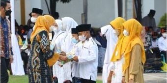 1.000 Anak Yatim Piatu di Tuban Terima Santunan dari Gubernur Khofifah dan Bupati Lindra