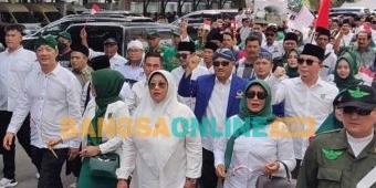 Deny Widyanarko-Mudawamah Daftar ke KPU Kabupaten di Hari Kedua