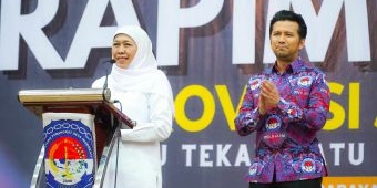 Khofifah-Emil Dinobatkan Ibuk Bapak Perangkat Desa se-Jatim