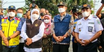 Sidak Jembatan Ambles di Lamongan, Gubernur Khofifah Pastikan Arus Suplai Logistik di Jatim Aman