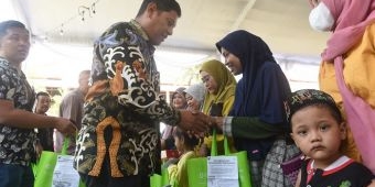 Tinjau Bantuan Pangan Stunting, Wali Kota Kediri Ingatkan Beri Makanan Bergizi Seimbang pada Anak