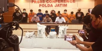 Polda Jatim Amankan Komplotan Pelaku Penggelapan 30 Ton Gula