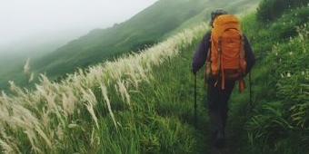 Sepele Tapi Pendaki Sering Keliru, Inilah Peralatan Pribadi yang Wajib Dibawa Saat Mendaki Gunung