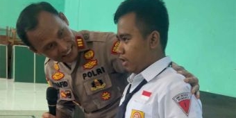 Cegah Kenakalan Remaja, Kapolsek Wonoayu Motivasi Pelajar