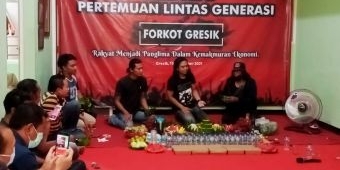 Gelar Pertemuan Aktivis Lintas Generasi, LSM Forkot Gresik Beberkan Sejarah dan Prinsip Gerakan