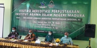 Tim Akreditasi Perpusnas Lakukan Penilaian Akreditasi Perpustakaan IAIN Madura