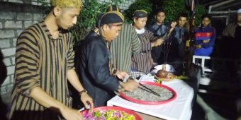 Peringati 1 Suro, Paguyuban Murti Tomo Lamongan Gelar Jamasan Pusaka