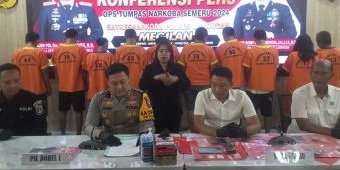 Polres Lamongan Amankan 11 Tersangka Pengedar Narkoba, 2 di antaranya Pasutri asal Surabaya