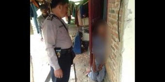 Sakit Menahun, Kakek di Pacitan Kendat di Kusen Pintu Rumah