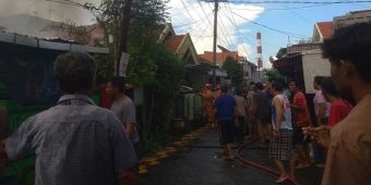 Ditinggal Antar Tamu, Rumah Warga Sidokumpul Gresik Ludes Terbakar