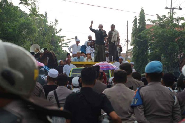 Datangi Polres Pamekasan, Ribuan Masyarakat Tuntut Penangkapan Penyebar Aliran Sesat