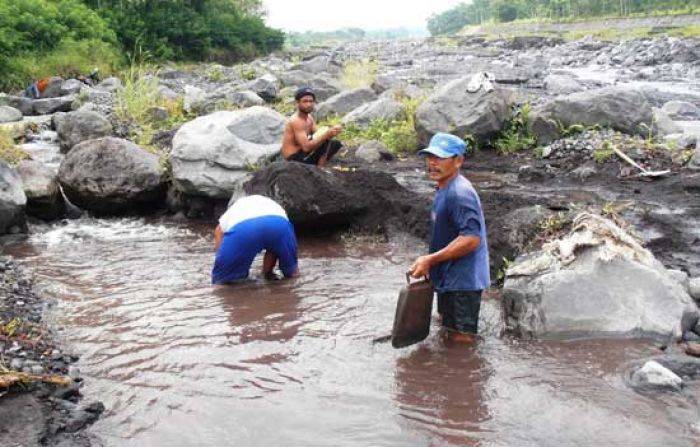 Pemkab Lumajang Dukung Desa Bentuk BUMDes Tambang Pasir