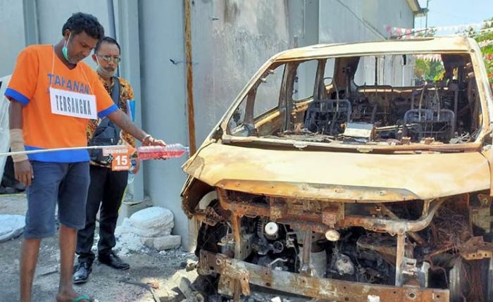 Gelar Rekonstruksi, Tersangka Pembakar Mobil Via Vallen Peragakan 20 Adegan