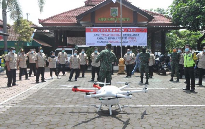 Forkopimda dan Unmuh Malang Siagakan Drone Penyemprot Disinfektan