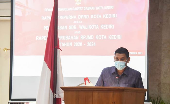 Hadiri Rapat Paripurna, Mas Abu Uraikan Raperda Perubahan RPJMD Kota Kediri 2020-2024