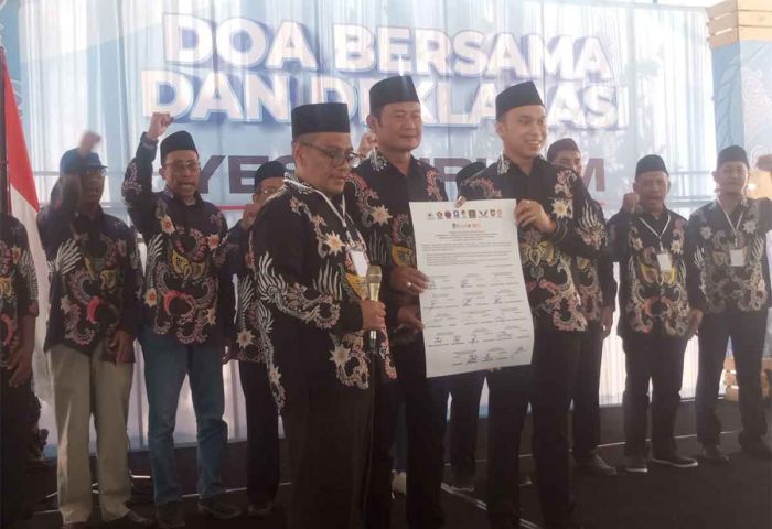 Yuhronur Efendi-Dirham Akbar Aksara Daftar ke KPU Lamongan