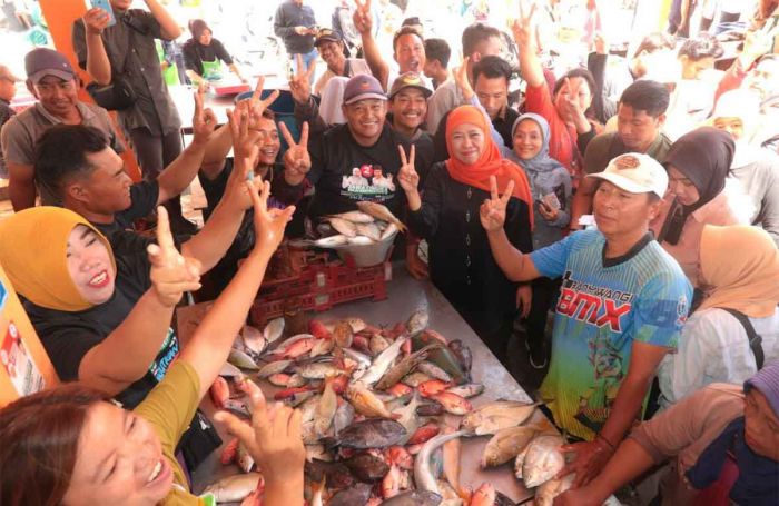 Bertemu di Pasar Ikan Muncar, Khofifah Siap Tampung Aspirasi Nelayan