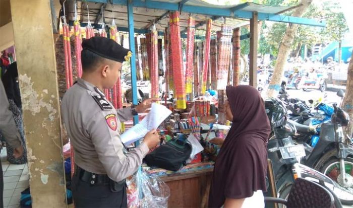 Polres Lamongan Razia Sejumlah Pedagang Petasan