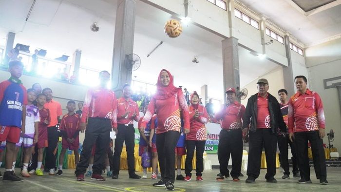 ​Gali Potensi Sejak Dini, Ning Ita Buka Kejuaraan Sepak Takraw