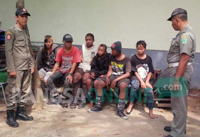 Razia Pekat, Satpol PP Pasuruan Amankan 6 Anak Jalanan Bergaya Punk