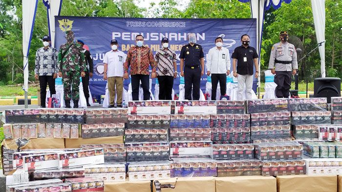 Bea Cukai Madura Timbun 3 Juta Batang Rokok Ilegal di TPA Angsanah Pamekasan