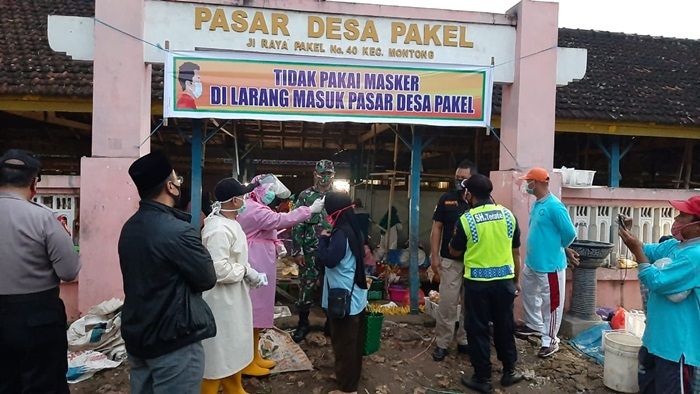 Tak Pakai Masker, Pedagang dan Pembeli di Pasar Tuban Siap-siap Kena Sanksi Ini