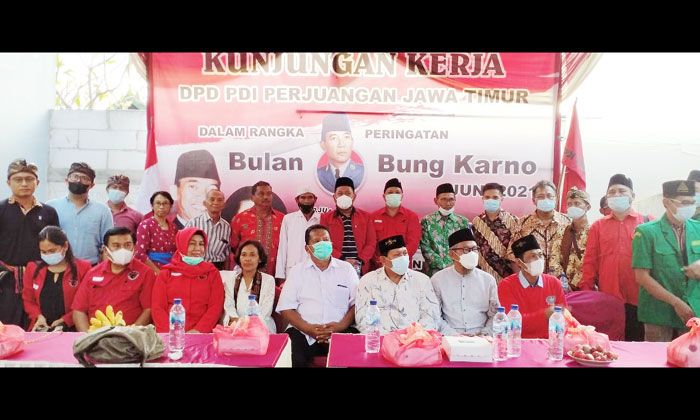 Hadiri Peringatan Bulan Bung Karno di Desa Laban, Bupati Gus Yani Ajak Masyarakat Jaga Kerukunan