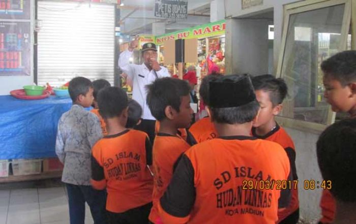 Ketika Siswa SD di Madiun Belajar Mengenal Pasar