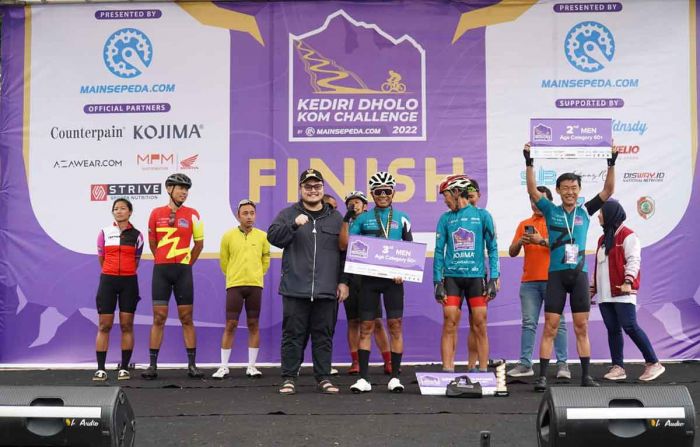 Kediri Dholo KOM Challenge 2022, Peserta Kategori Usia 60+ Taklukan Kelok 9